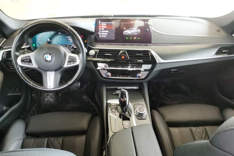 Used BMW 5 Series 2022 Restyled 525i M Sport Package Center Console