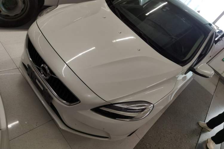 Used Volvo V40 2018 T3 Zhiyi Edition