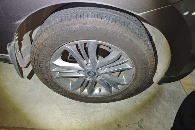 Used Hyundai ix35 2013 2.0L Automatic Two-Wheel Drive Smart GLS China IV Standard