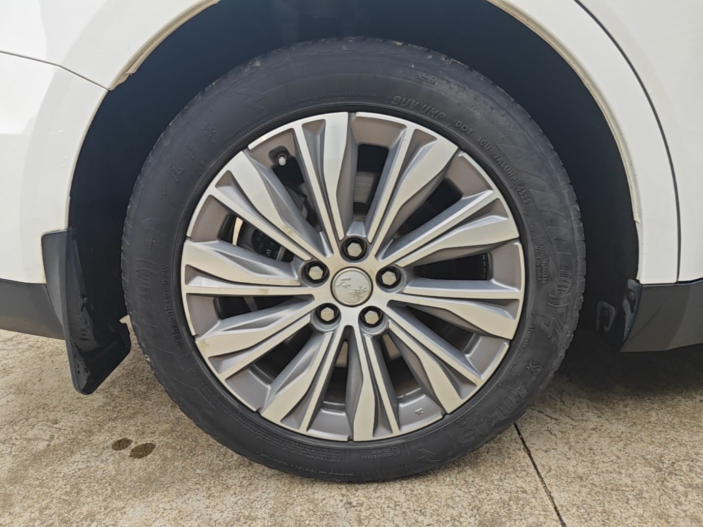 Hongqi E-QM5 2023 620km PLUS — снимка 11