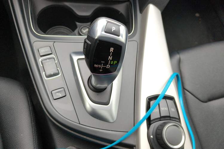 Used BMW 3 Series GT 2016 320i Fashion Model Gear Lever