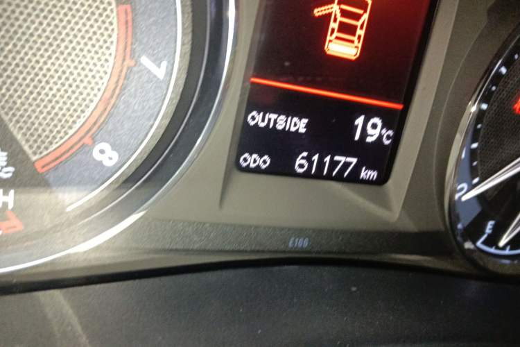 Used Toyota Corolla 2014 1.6L Manual GL-i Odometer Close Up