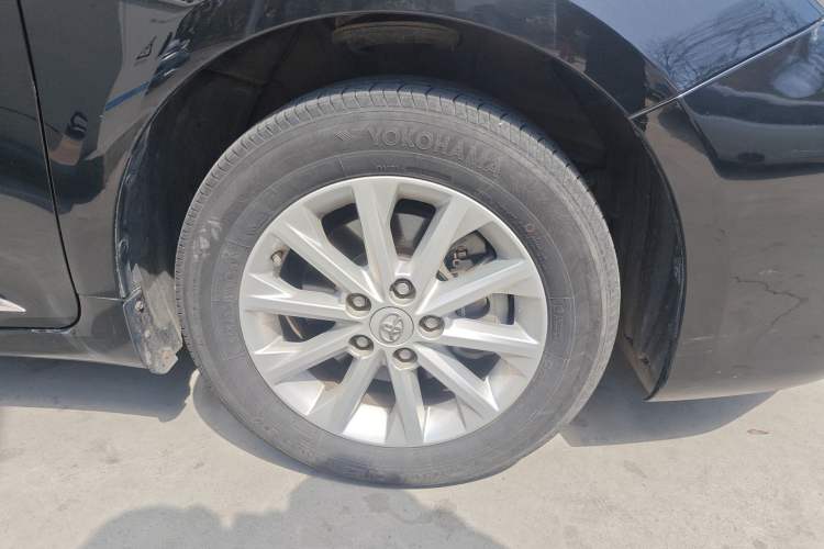 Used Toyota Camry 2016 2.0G 10th Anniversary Leading Edition
