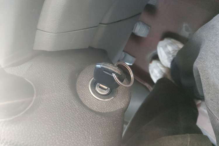 Used Foton Toano 2019 2.5T E5 Short Wheelbase Mid-Roof 5/6-Seater 4J25TC3
