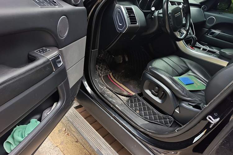 Used Land Rover Range Sport 2016 3.0 SC V6 SE Interior 3