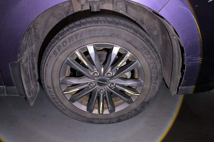 Used SAIC MAXUS G50 2019 1.5T Automatic Elite Edition China VI Standard Right Front Wheel Hub