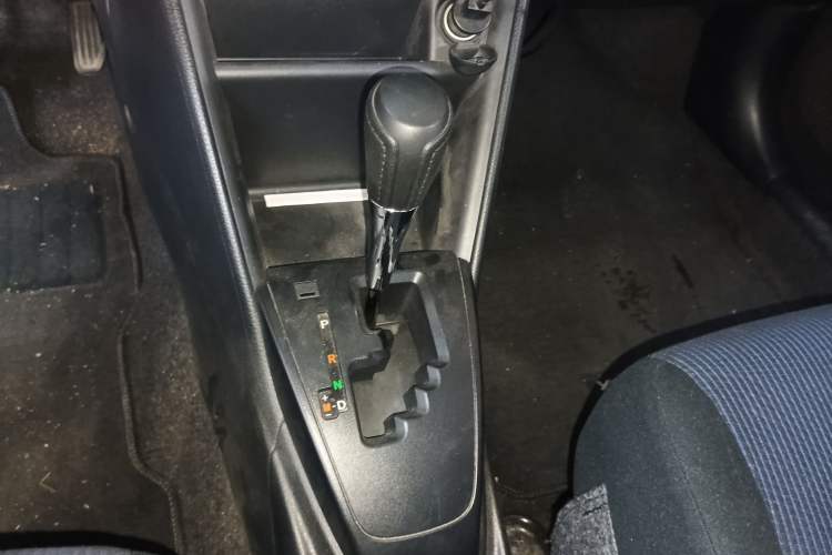 Used Toyota YARiS L Zhi Xiang 2017 1.5E CVT Dynamic Edition Gear Lever