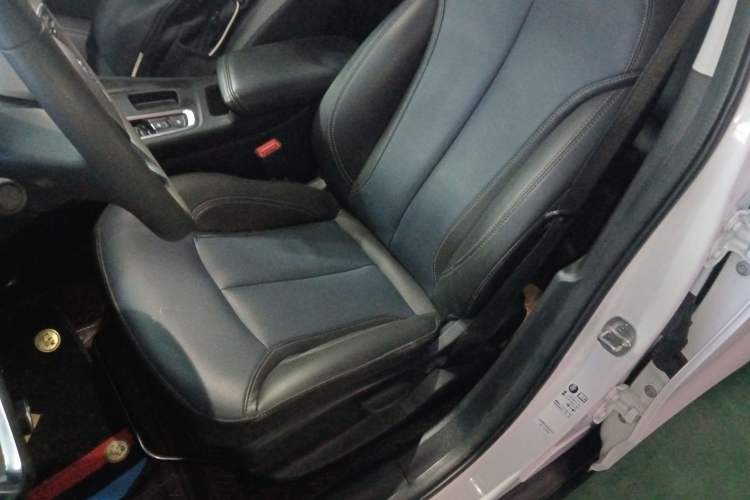 Used Buick Velite 6 2023 Revised Version 430 km Range – Commuter Edition
