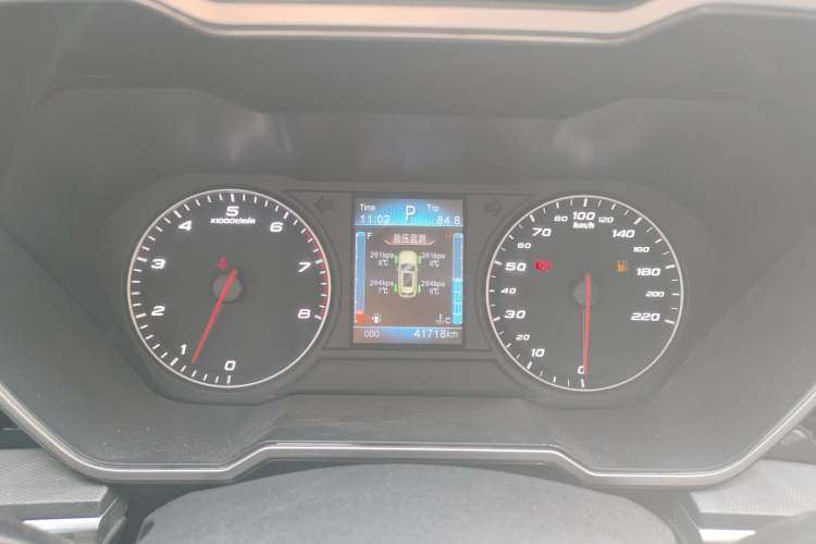 Used Zotye T700 2017 1.8T Dual-Clutch Luxury Model Instrument Cluster