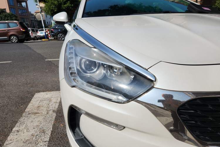 Used DS 5 2015 1.6T Luxury Edition THP160 Right Front Headlight