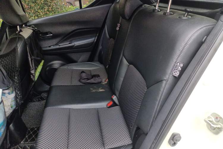 Used Nissan Kicks 2018 1.5L CVT Smart Connect Luxury Edition
