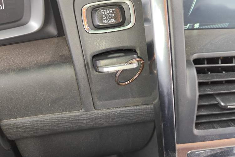 Used Volvo XC60 2015 T5 Smart Upgrade Model Vehicle Key