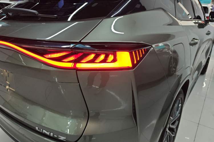 Used Changan UNI-Z New Energy 2024 Blue Whale Smart Electric iDD 125km Excellence Model