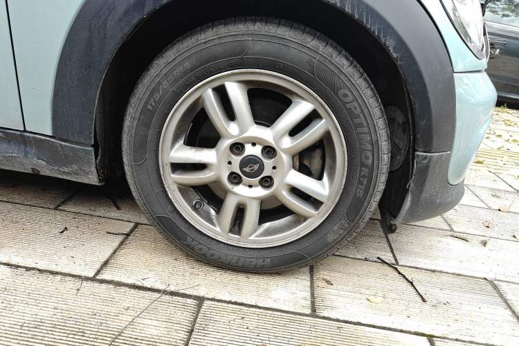 Used MINI 2012 1.6L ONE Baker Street Right Front Wheel Hub