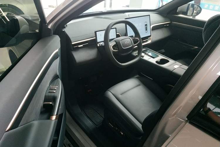 Used Dongfeng eπ eπ008 2024 210Max Range-Extended Version 6 Seats