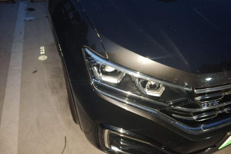 Used Volkswagen Tayron GTE Plug-in Hybrid 2020 1.4T Luxury Model Right Front Headlight