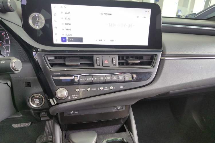 Used Lexus ES 2022 200 Excellence Edition
