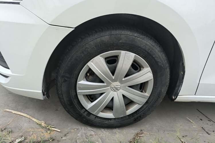 Used Volkswagen Jetta 2017 1.5L Manual Fashion Edition
