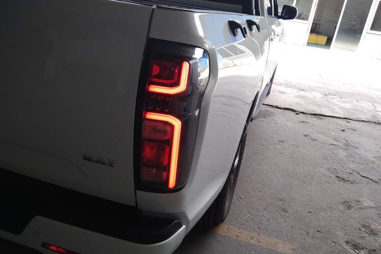 Used Great Wall Poer 2024 2.4T Commercial Version Automatic Diesel Two-Wheel Drive Elite Edition
