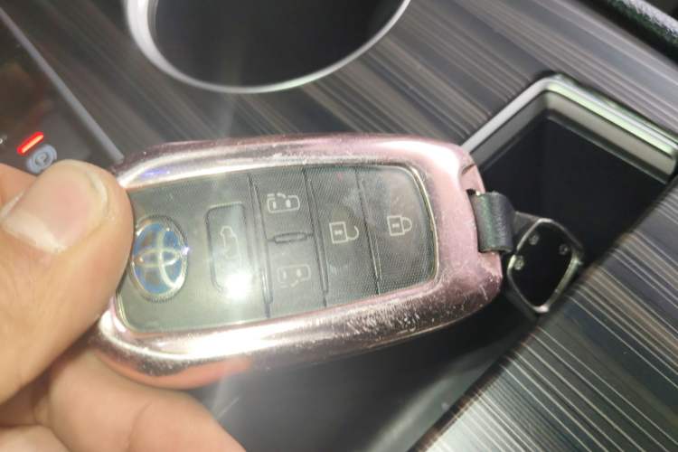 Used Toyota Sienna 2023 2.5L Hybrid Platinum Edition