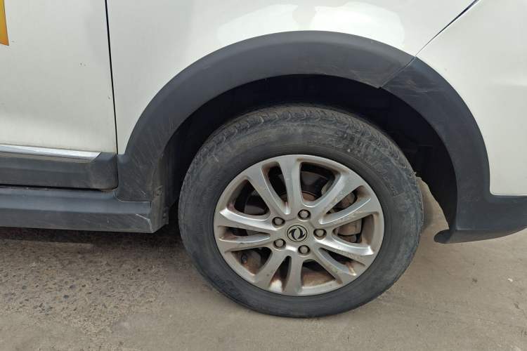 Used Dongfeng Fengon 370 2016 1.5L Manual Standard Edition SFG15-05 7 Seats Right Front Wheel Hub