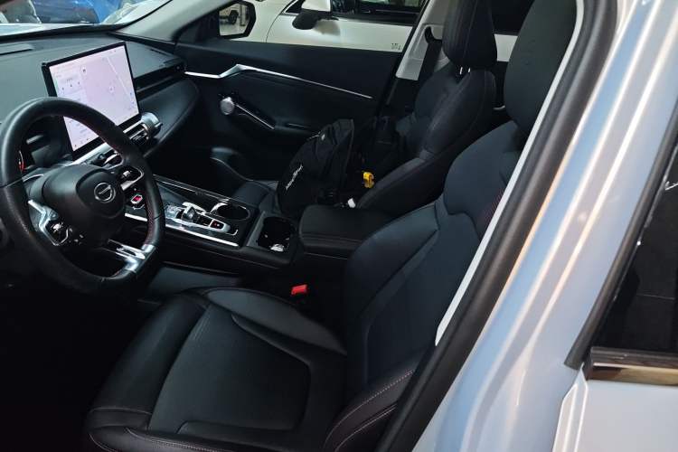 Used GAC Trumpchi EMKOO 2022 2.0 ATK TwinStar Pro Edition Left Front Seat