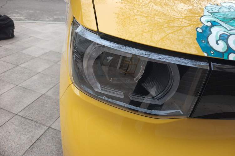 Used Wuling Hongguang MINIEV 2021 Macaron Premium Model – Lithium Iron Phosphate Right Front Headlight