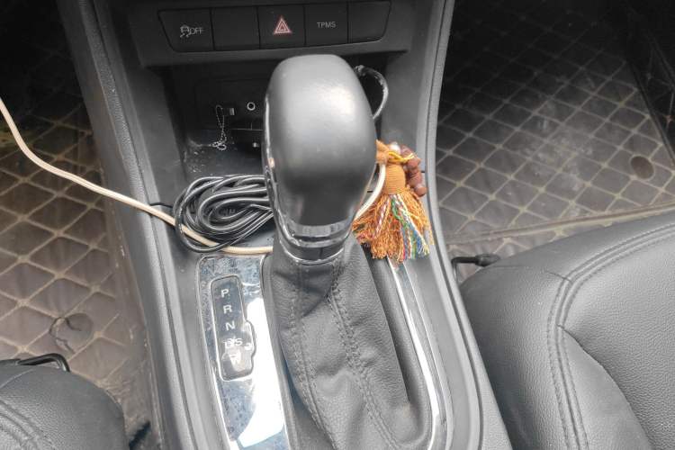 Used Roewe 360 2018 PLUS 1.5L Automatic Luxury Edition Gear Lever