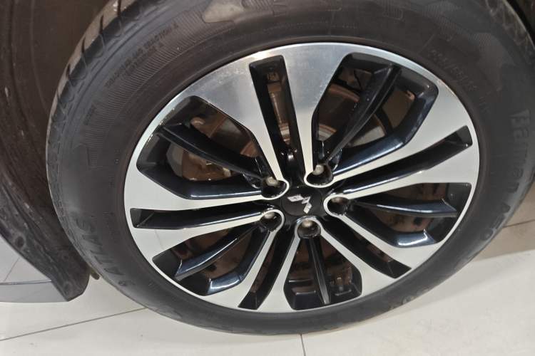 Used Wuling Victory 2020 1.5T CVT Flagship Edition Exterior 4