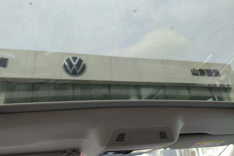 Used Volkswagen ID.7 VIZZION 2024 PRO Model Headliner