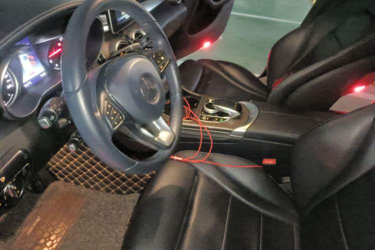 Used Mercedes-Benz GLC 2018 Refreshed GLC 300 4MATIC Dynamic Edition Left Front Seat