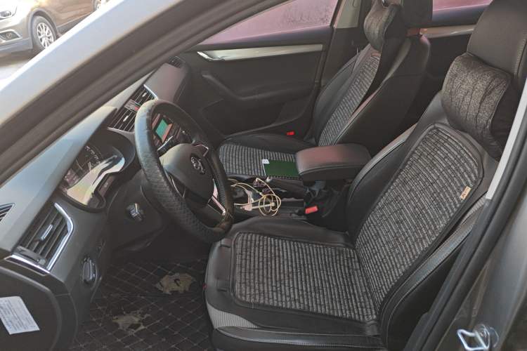 Used Skoda Octavia 2017 1.6L Automatic Front-Wheel Drive Model
