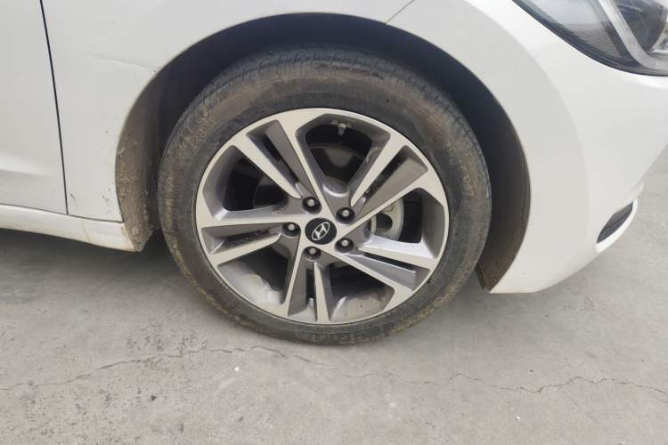 Used Hyundai Elantra (6th Generation / Lingdong) 2016 1.6L Automatic ZhiXuan – Elite Version Right Front Wheel Hub