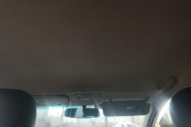 Used Kia K2 2015 Sedan 1.4L MT GLS