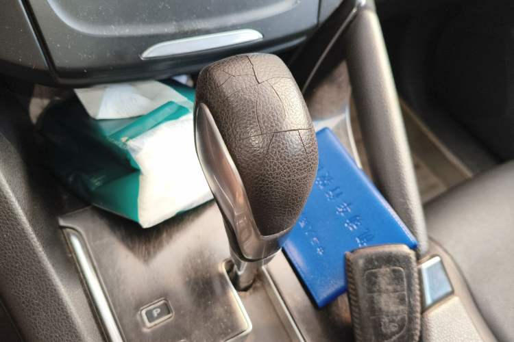 Used Dongfeng Aeolus AX7 2015 2.0L Automatic Zhiyi Trim
