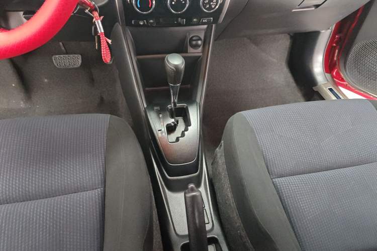 Used Toyota YARiS L Zhi Xiang 2017 1.5E CVT Dynamic Edition Gear Lever