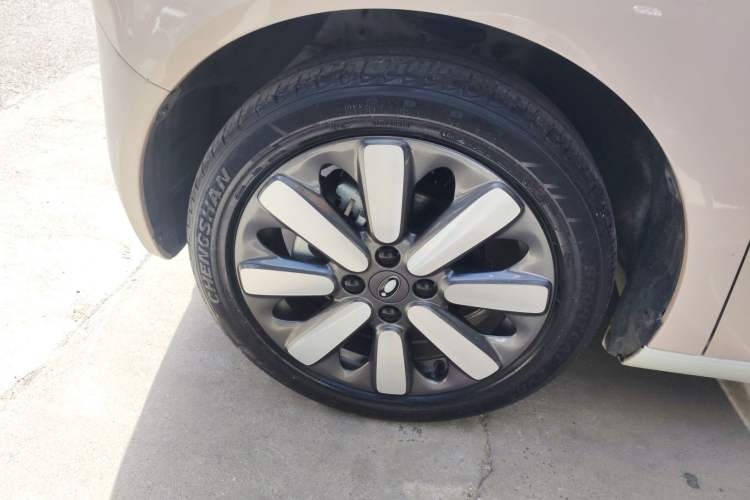 Used ORA Black Cat 2021 351 km Standard Version Exterior 4