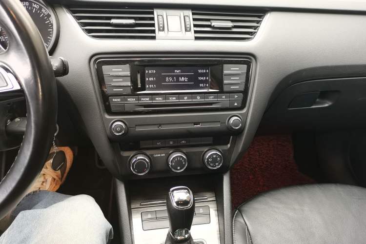 Used Skoda Octavia 2017 1.6L Automatic Smart Drive Edition
