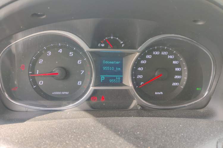 Used Chevrolet Captiva 2015 2.4L 4x4 Flagship Edition 7-Seater Odometer Close Up