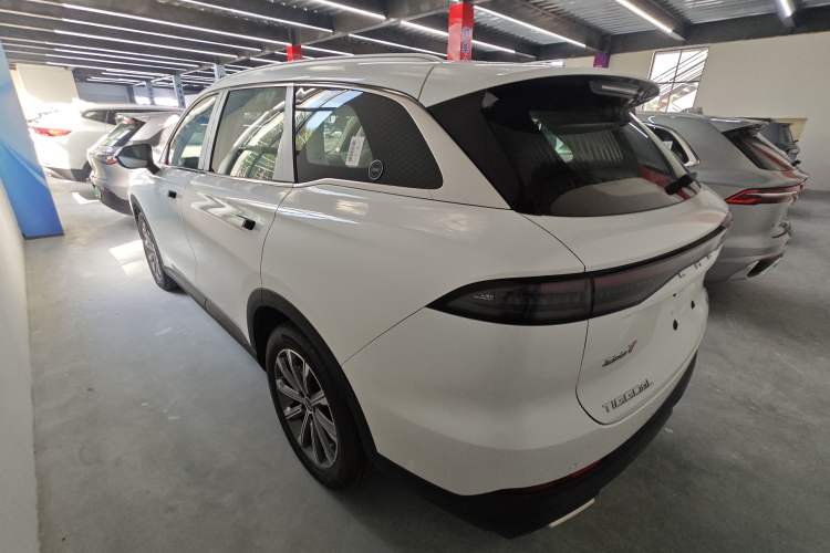 Used Chery Tiggo 8 L 2025 Model 2.0T Two-Wheel Drive Changhong Edition—5 Seaters