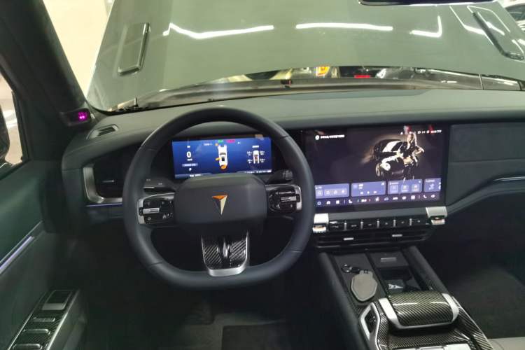 Used Deepal G318 2024 Four-Wheel-Drive Air Suspension Model