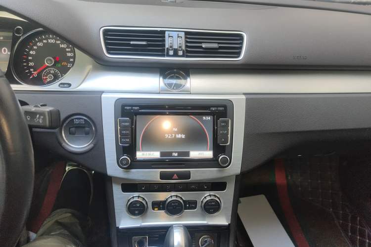 Used Volkswagen FAW-Volkswagen CC 2015 2.0 TSI Ultimate Model Audio And AC Panel