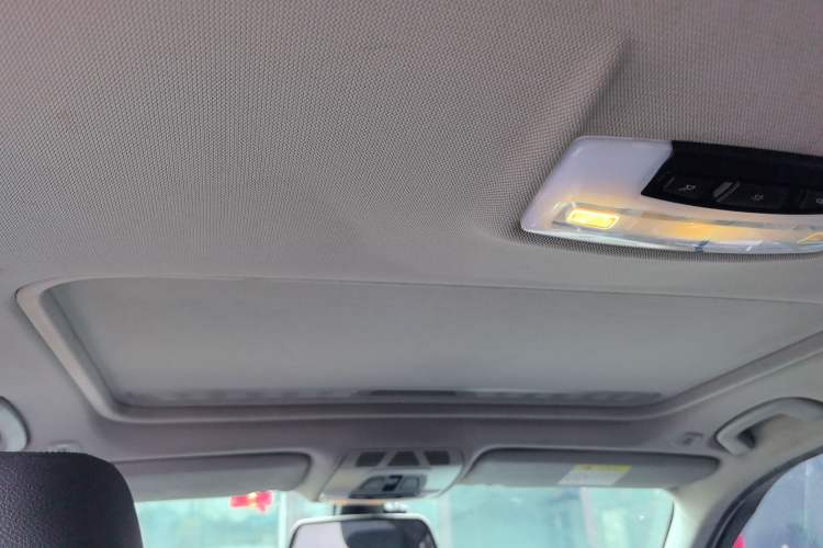 Used BMW 3 Series 2017 318i Fashion Model
