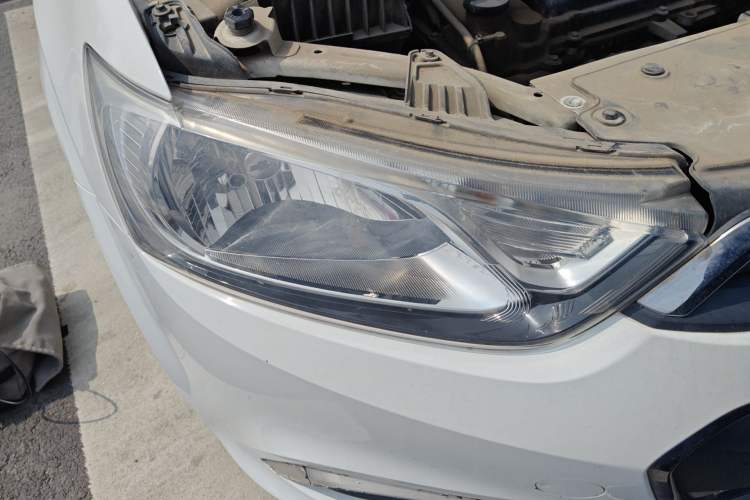 Used Chevrolet Aveo Sonic 2014 Sedan 1.4SL MT Comfort Edition
