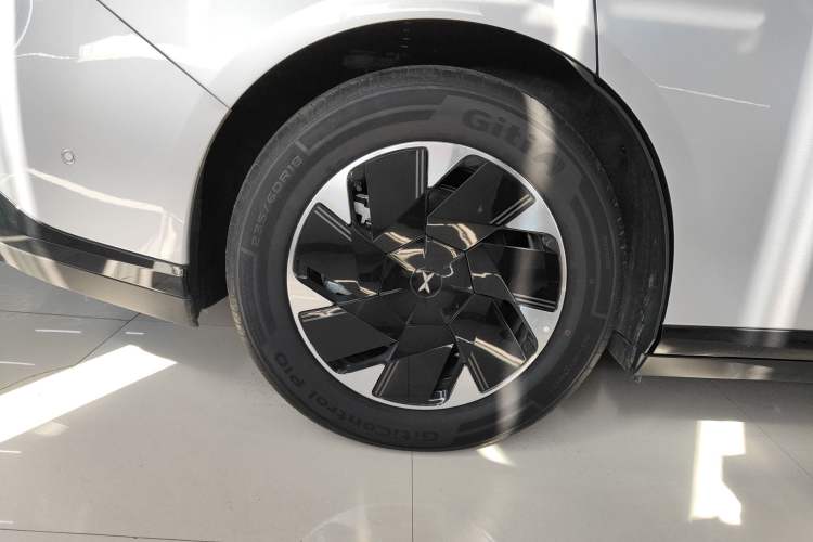 Used XPeng P7+ 2024 Long-Range Max Exterior 5