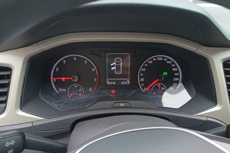 Used Volkswagen T-ROC 2018 230TSI DSG Two-Wheel Drive Fashion Edition China V Standard