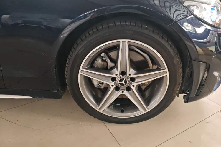 Used Mercedes-Benz C-Class 2019 C 300 L Sport Edition Right Front Wheel Hub