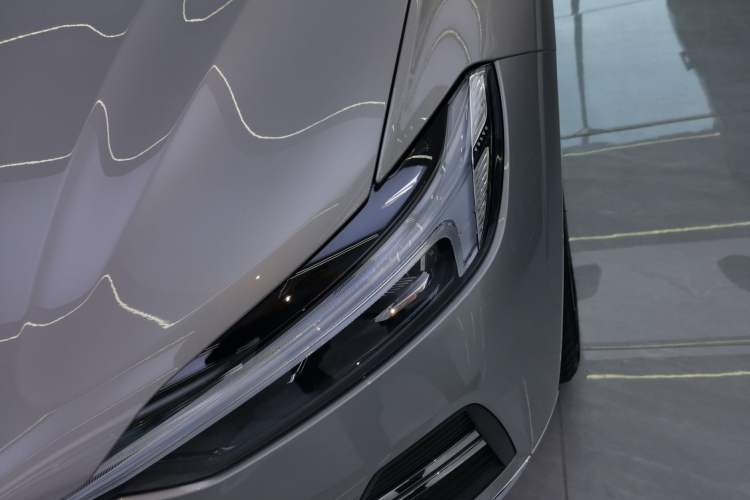 Used Volvo XC60 2025 B5 Four-Wheel Drive Smart & Advanced Luxury Edition
