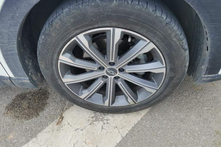 Used Chery Tiggo 8 L 2024 2.0T Two-Wheel Drive Standard Edition 5 Seats