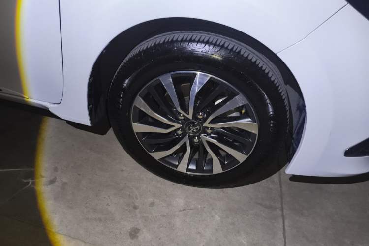 Used Toyota Corolla 2017 Revised Dual-Engine 1.8L E-CVT Elite Edition
